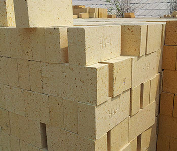 High alumina bricks