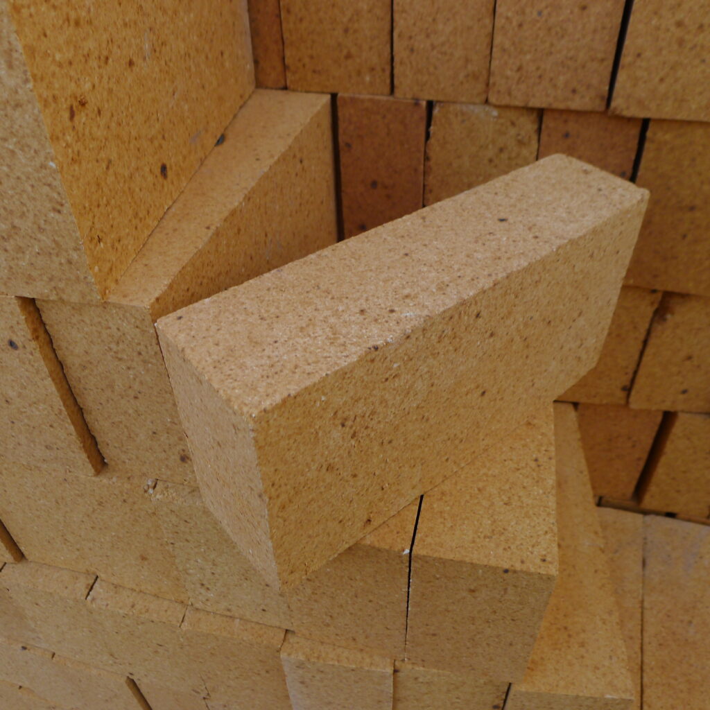 Reclaimed yellow refractory brick, fire brick